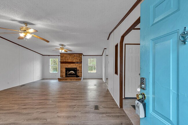 Building Photo - 119 Freshwater Dr