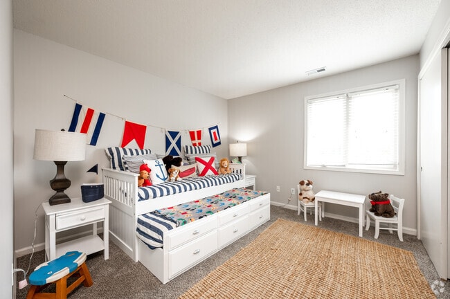 2 habitaciones, 2 baños - 1069 pies cuadrados - Segundo dormitorio - Northlake Village