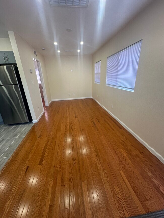 Foto del edificio - 4027 Fullington St