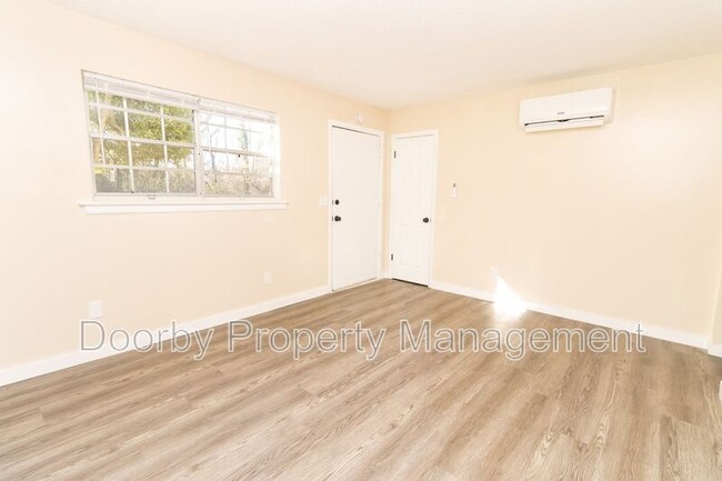 Building Photo - 2425 Ashmore Ave