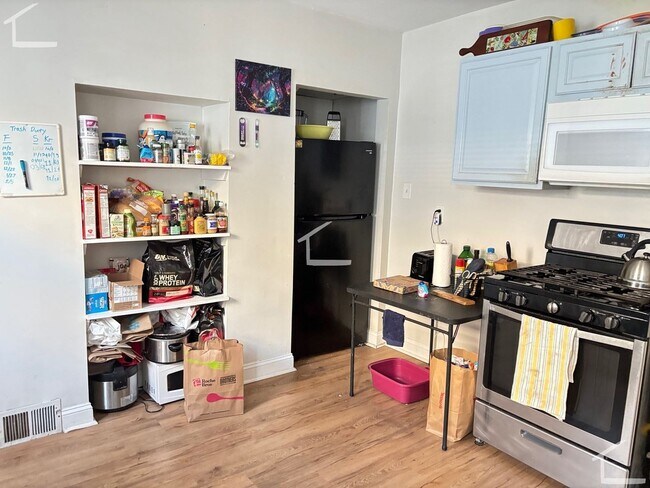 Foto del edificio - Awesome 5 bead 2 bath in Lower Allston..... Sept 1st Move in
