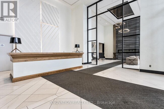 Photo du bâtiment - 255 Bay St