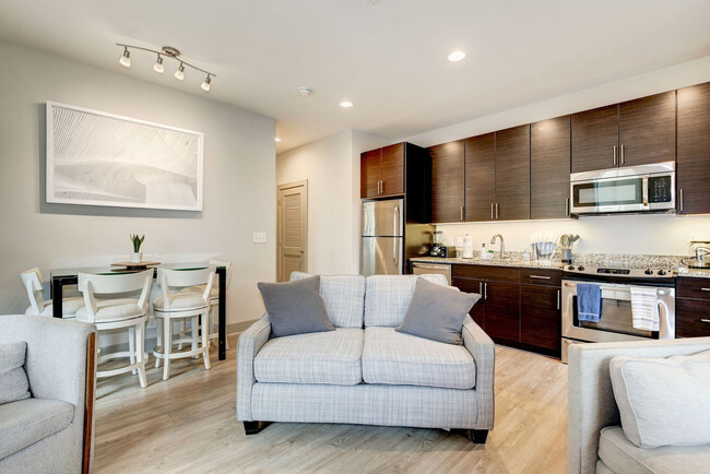 Building Photo - 10 Light St