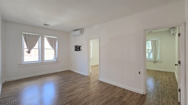 Building Photo - 551 Franklin Ave