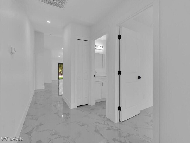 Foto del edificio - 4738-4740 Douglas Ln