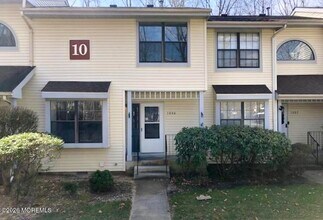 Building Photo - 1004 Arlington Dr