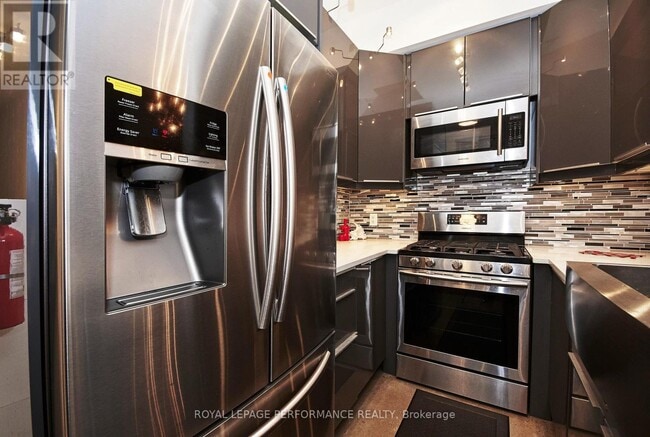 Building Photo - UNIT B - 82 THIRD AVENUE