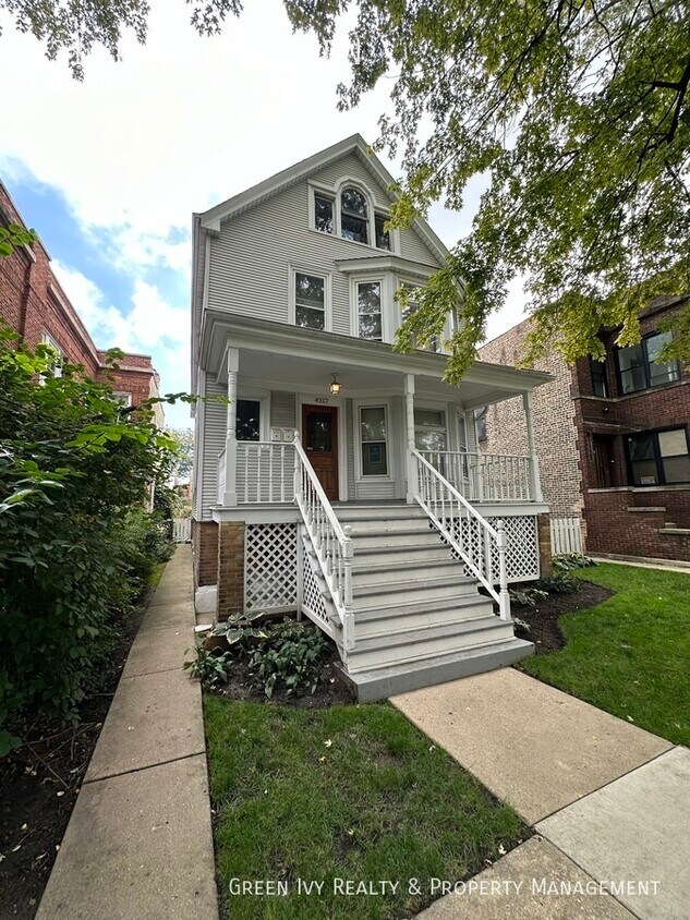 Primary Photo - Spacious, 1 Bedroom Garden Unit, Heat Incl...