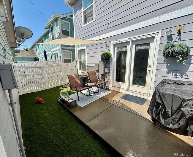 Building Photo - 5776 Biscay St