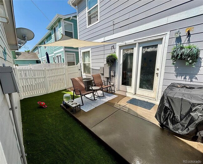 Foto del edificio - 5776 Biscay St