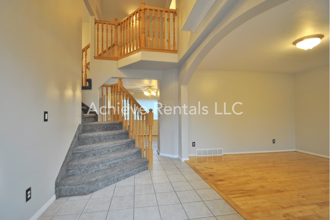 Building Photo - 587 N 1775 W