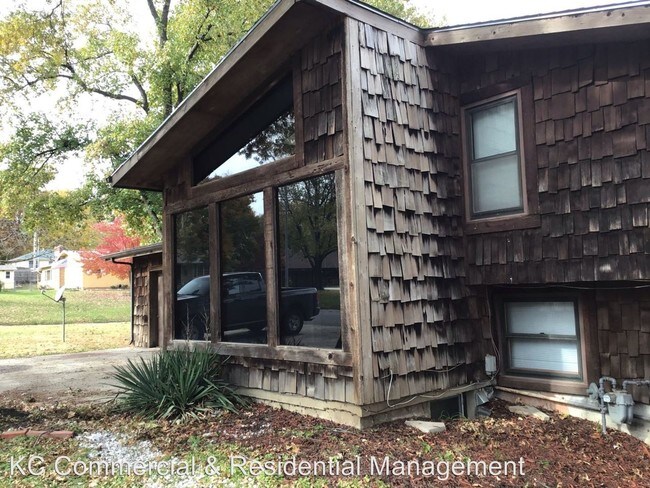3 br, 2 bath House - 4605 S. Crysler Ave - House for Rent ...