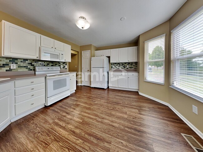 Building Photo - 1810 Wheatfield Way