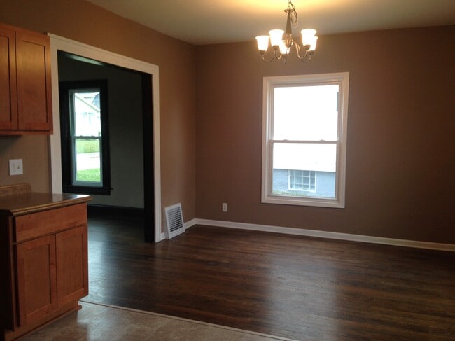 Building Photo - 20 Verdun Dr