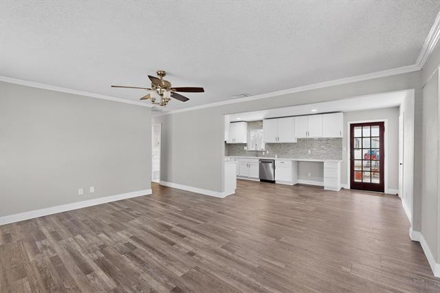 Foto del edificio - 104 Maxwell Rd