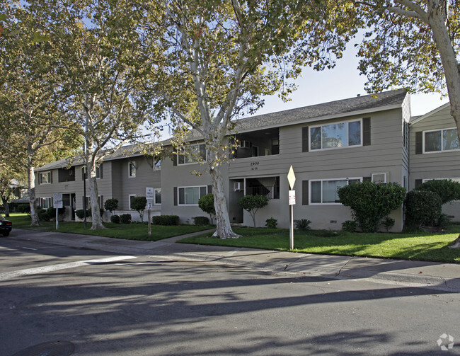 Sacramento Commons Apartments