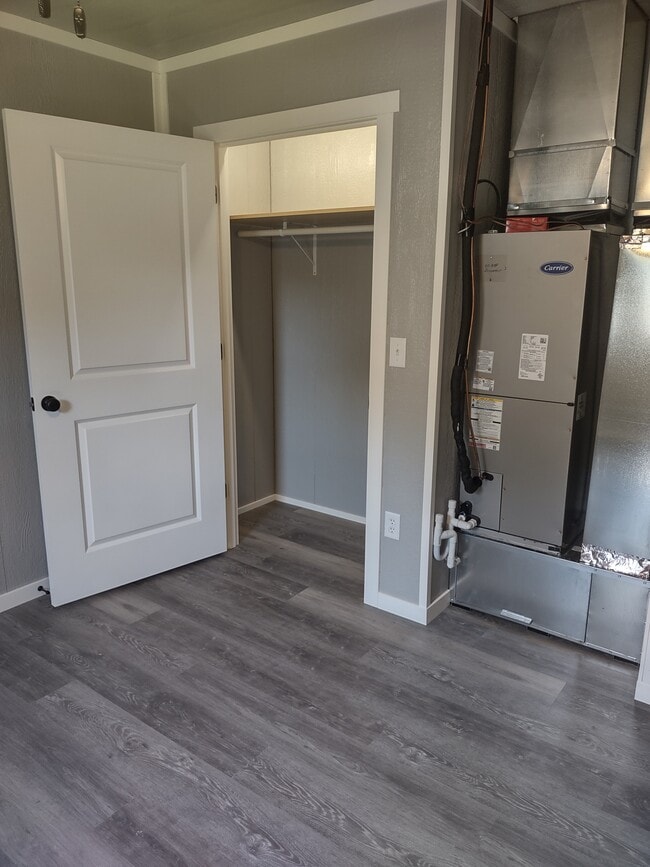 Building Photo - 546 J Strange Ave