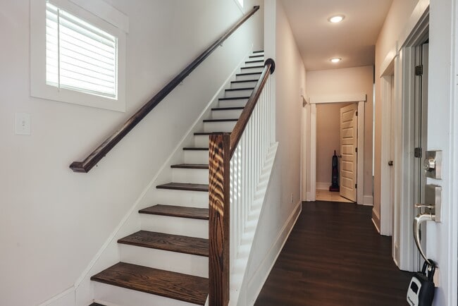 Photo - 372 Arch St (Athens, GA) Apartments