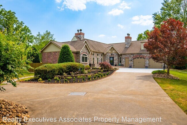 Building Photo - 4 br, 3 bath House - 3815 Mary Frances Drive