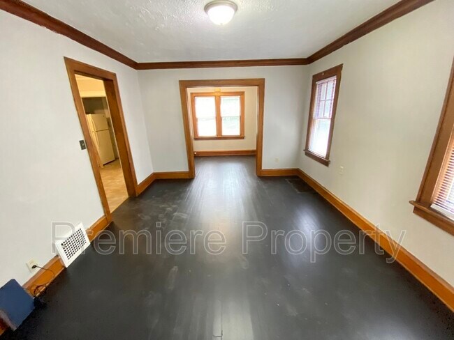 Building Photo - 5625 Wayne Ave