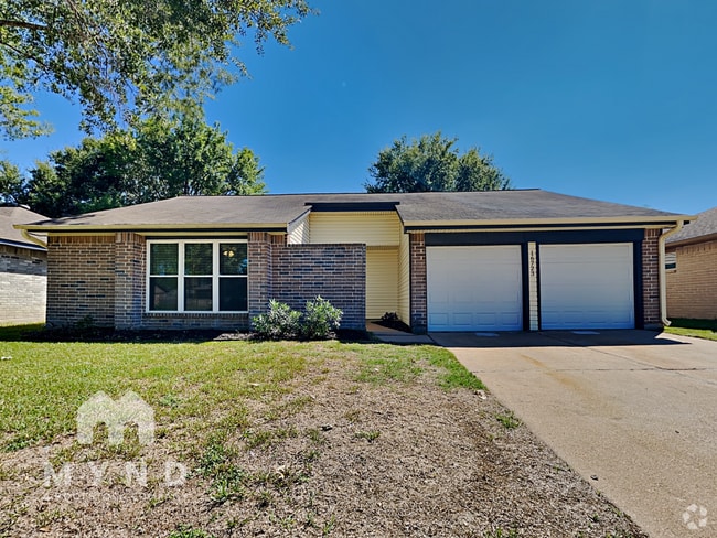 Building Photo - 16723 Summer Dew Ln