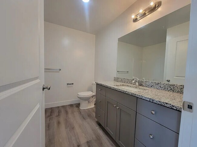 Foto del edificio - 5963 N Freedom Rd