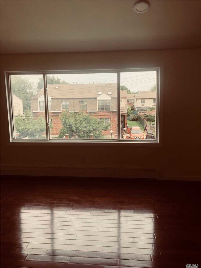 Foto del edificio - 115-20 Marsden St