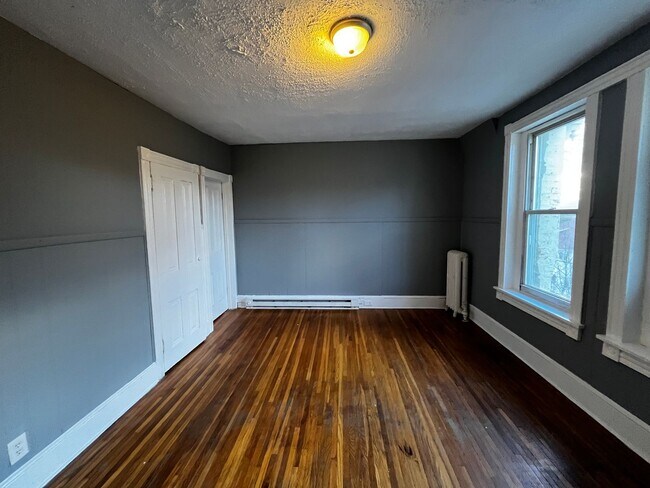 Building Photo - 929 N 3rd St