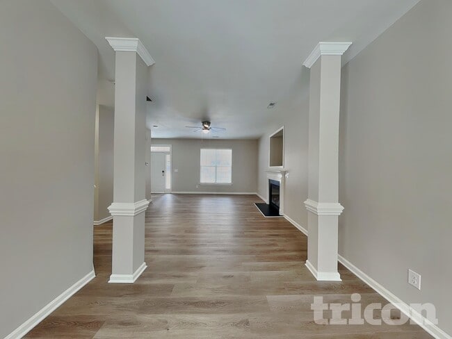 Building Photo - 8847 Twisted Pine Dr