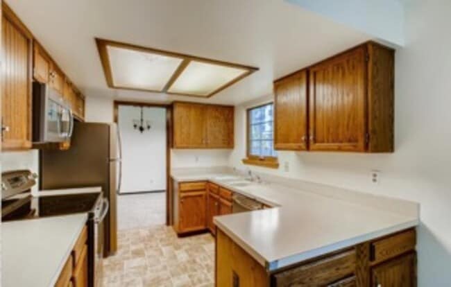 Building Photo - 1205 S Dahlia St