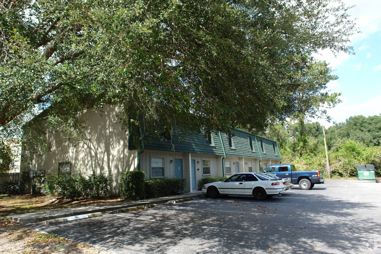 Primary Photo - 3650 SW 20th Ave
