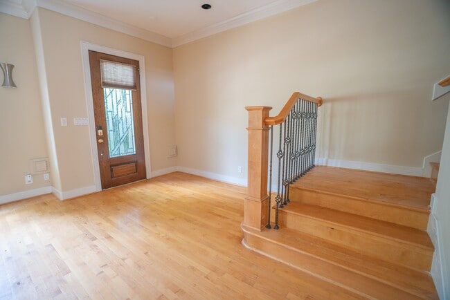 Building Photo - 5512 Val Verde St