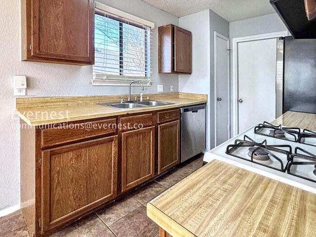 Foto del edificio - 915 Pyegrave Pl