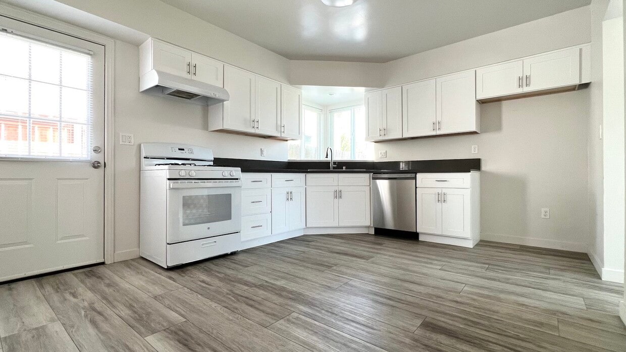 7802 11th St, Buena Park, CA 90621 Townhome Rentals in Buena Park CA