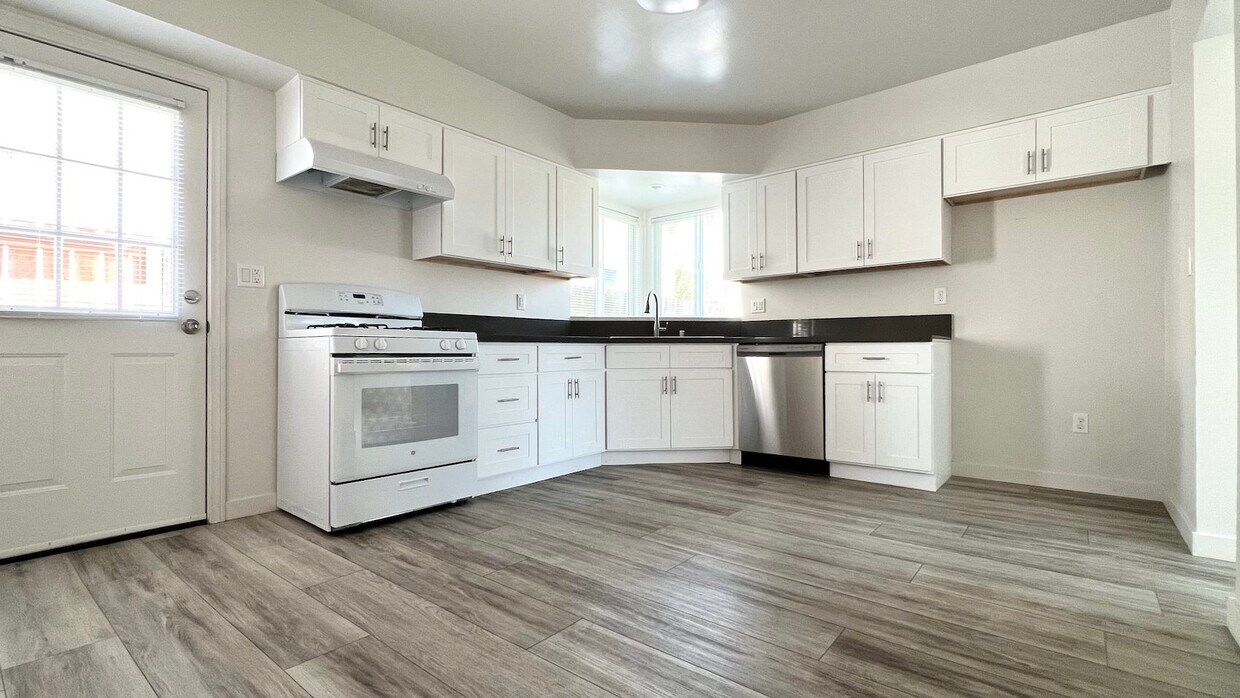 7802 11th St, Buena Park, CA 90621 Townhome Rentals in Buena Park CA