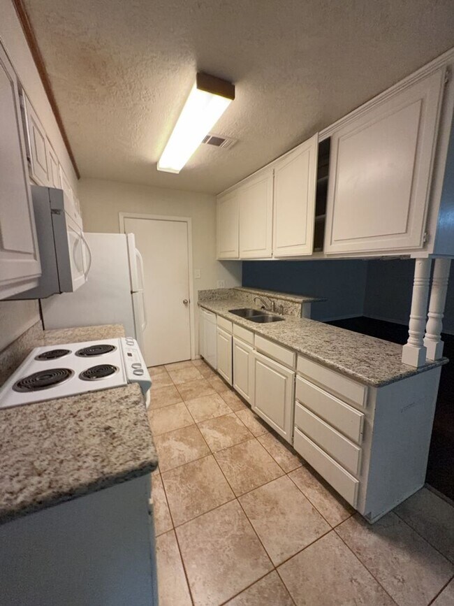 Foto del edificio - 629 W Ridge Dr