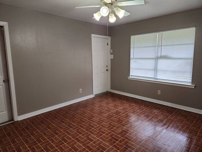 Building Photo - 436 Gardenia Ave