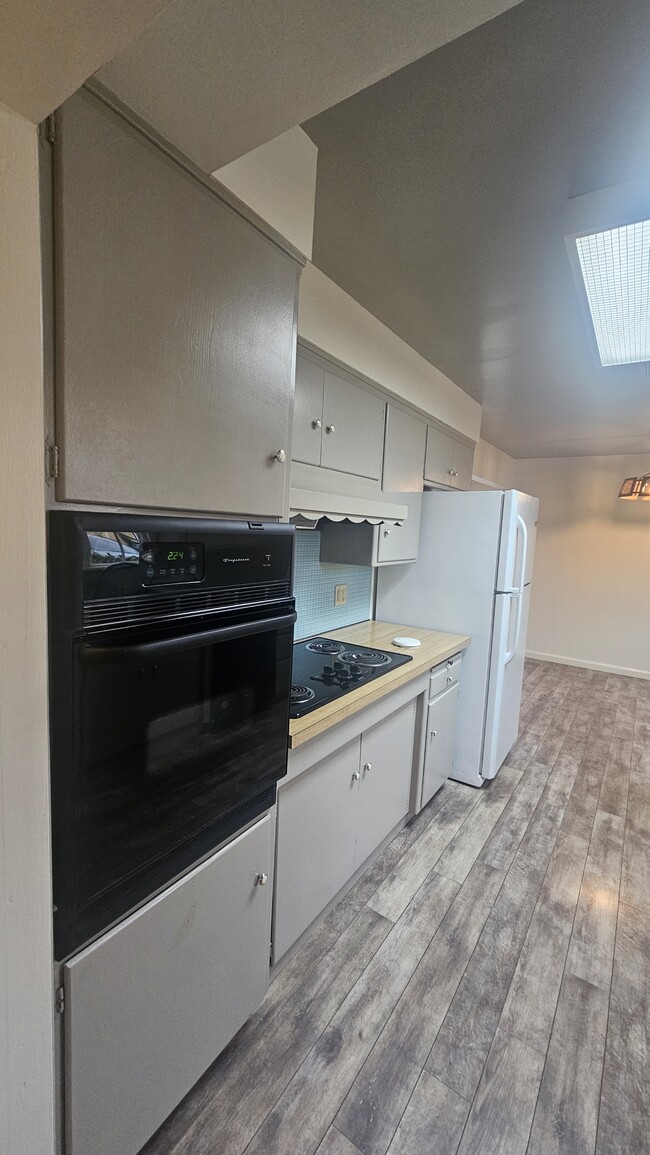 Building Photo - 2375 North Ave