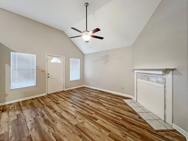 Building Photo - 5684 Kayla Dr