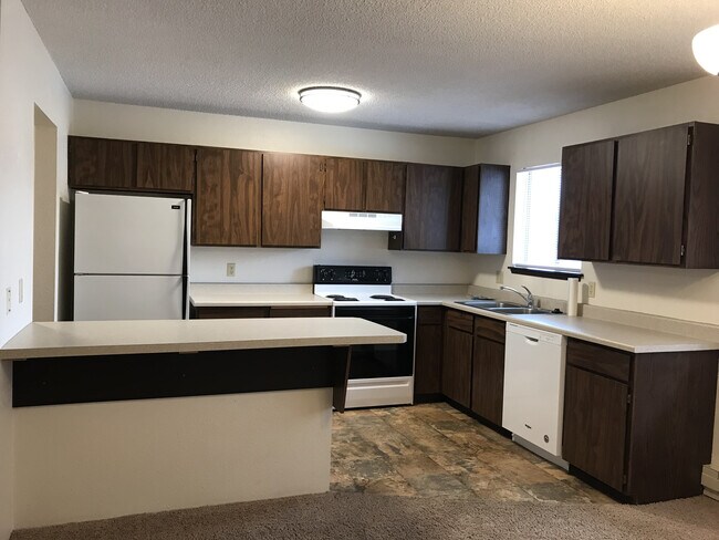 Cocina completa - 105 Evergreen Dr