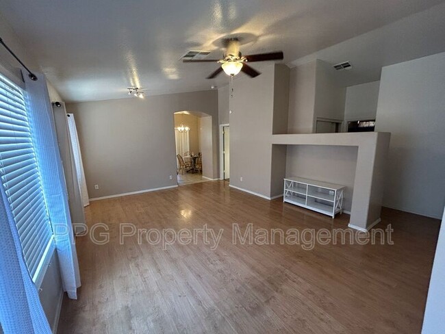 Foto del edificio - 16664 W Statler St