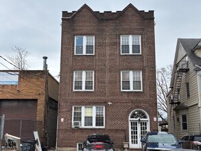 Building Photo - 230 Watchung Ave