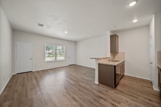 Building Photo - 403 E Avenue G