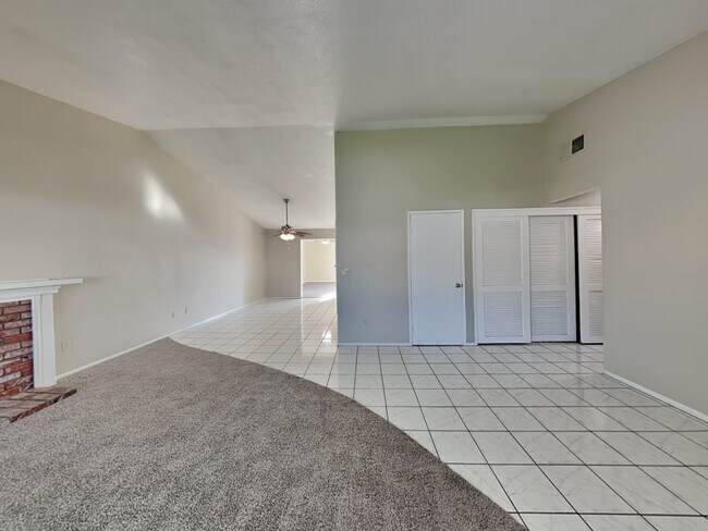 Building Photo - 24091 Roseleaf Pl