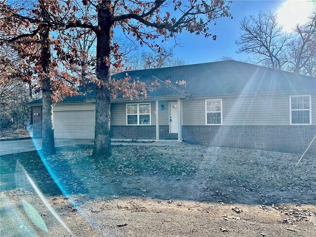 Building Photo - 35 Westbury Dr
