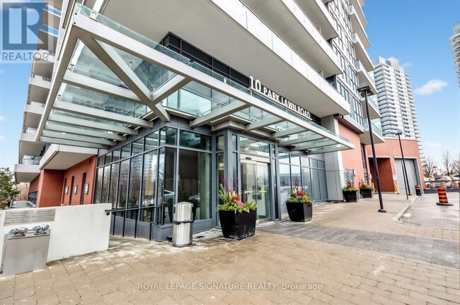 Photo du bâtiment - 10 Park Lawn Rd