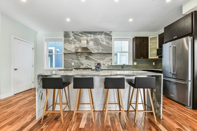 Building Photo - 18 Granfield Ave