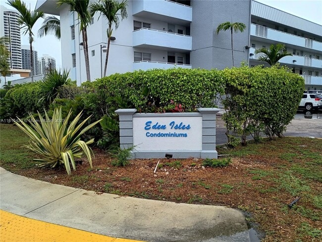 Building Photo - 3750 NE 170th St