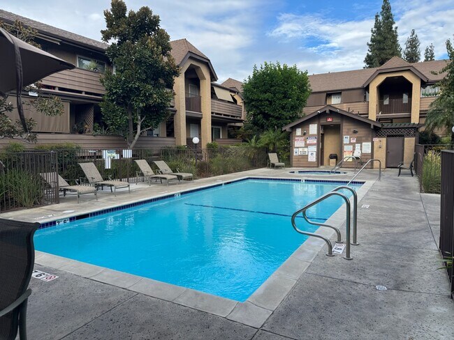Foto del edificio - 14839 Sherman Way