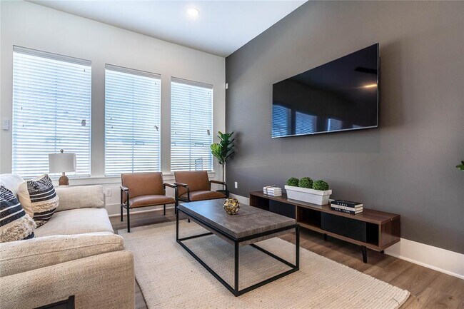 Foto del edificio - 5722 Barbara Rose Ln